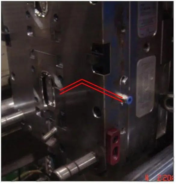 vacuum venting injection mold